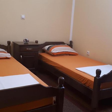 Apartment Dubrava Тиват Экстерьер фото